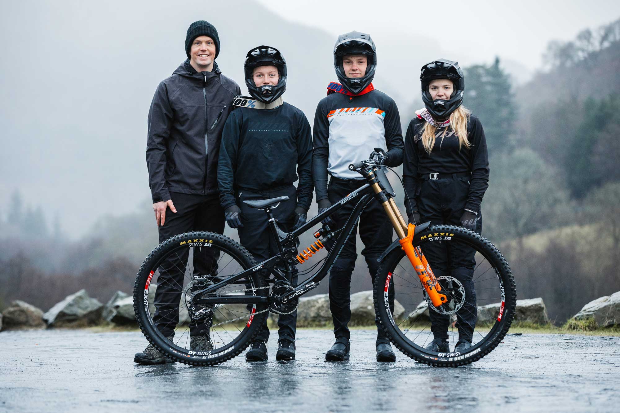 Team saracen bike sale