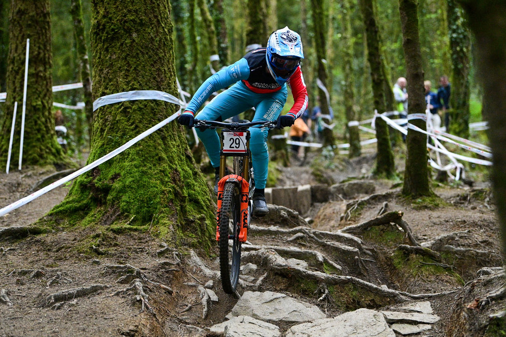 Report: British Downhill Series Round One – Saracen Bikes